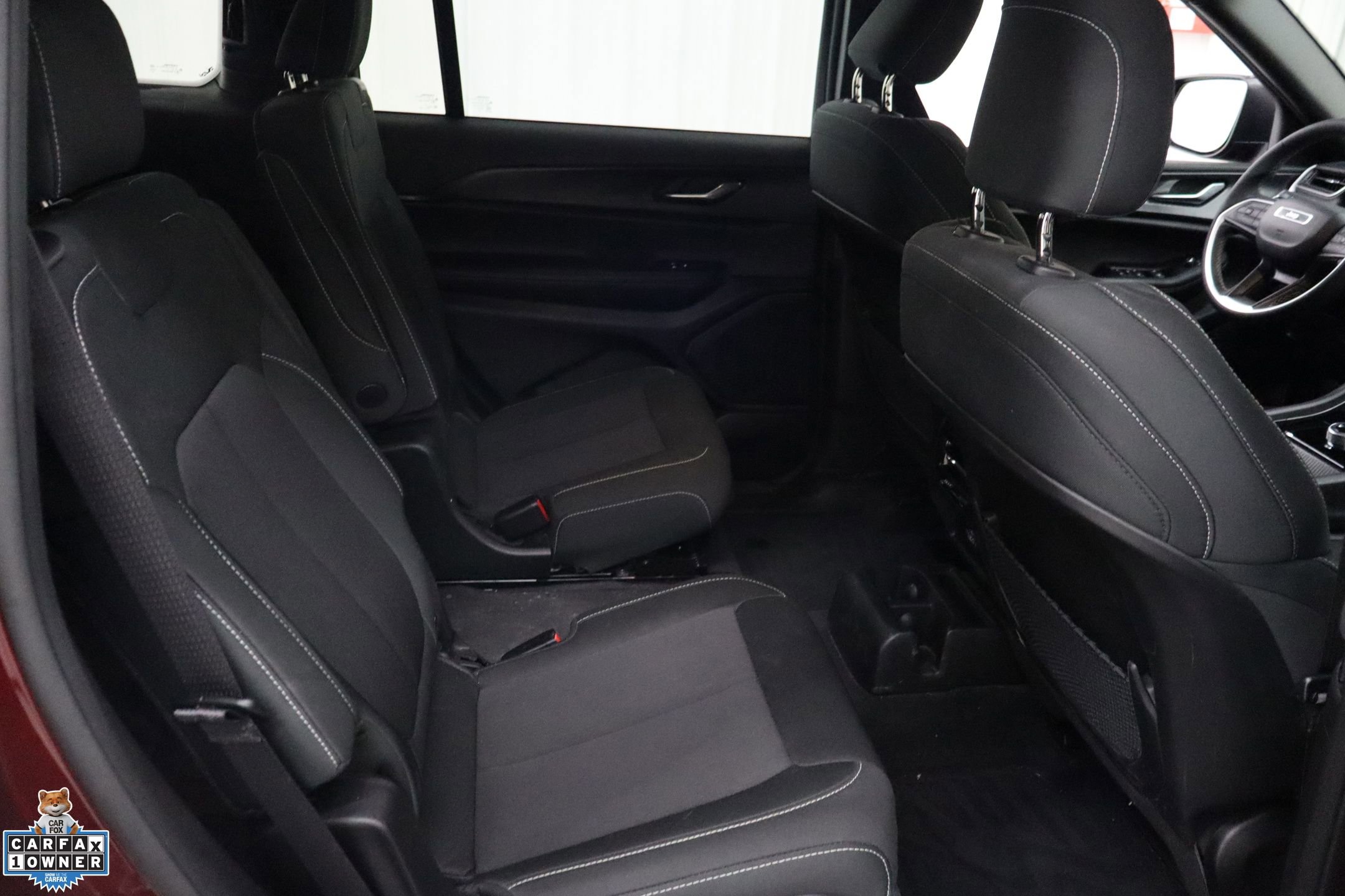 Used 2025 Jeep Grand Cherokee L Laredo RWD image 29