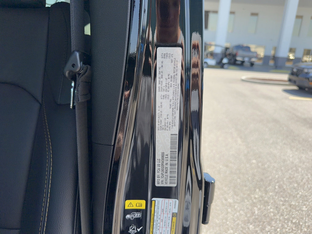 Used 2024 Jeep Wrangler Sahara w/ Technology Group image 34