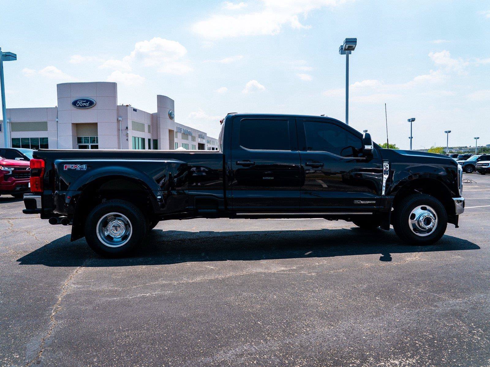 Certified 2025 Ford F350 Lariat w/ FX4 Off-Road Package AWD/4WD image 3