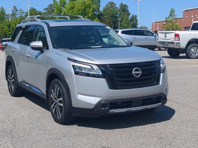 Used 2024 Nissan Pathfinder Platinum AWD/4WD image 1