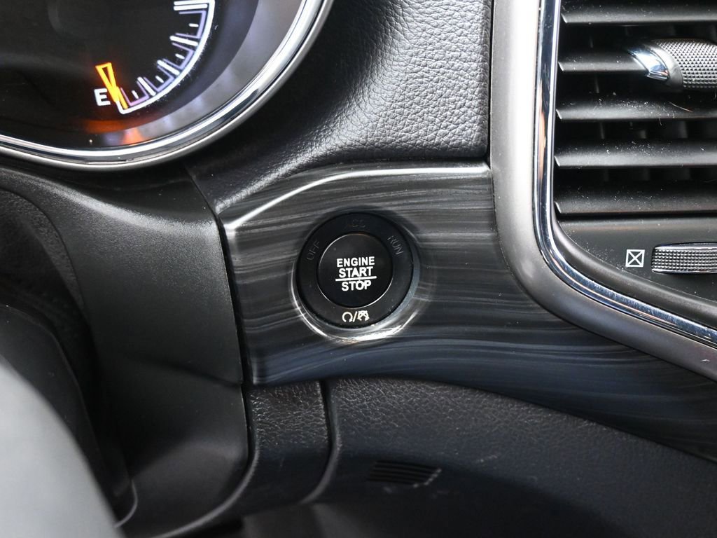 Used 2021 Jeep Grand Cherokee Laredo RWD image 14