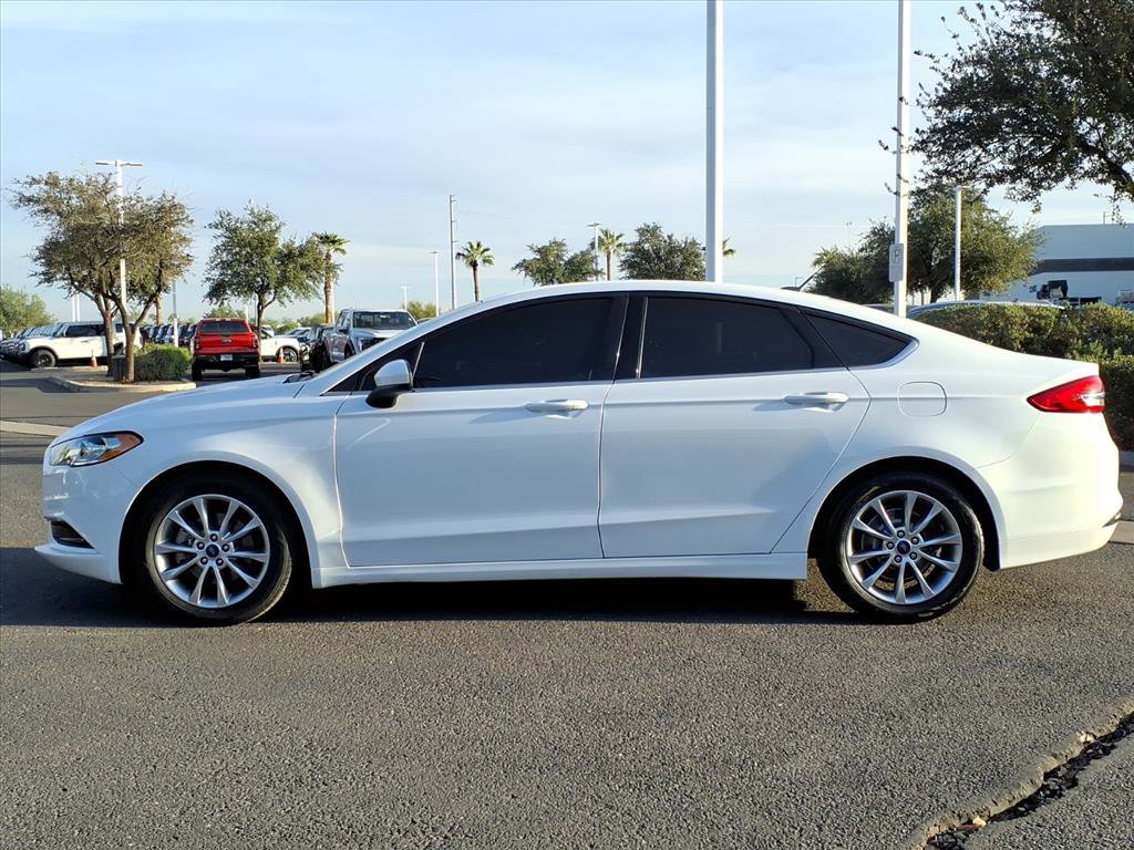 Certified 2017 Ford Fusion SE image 5