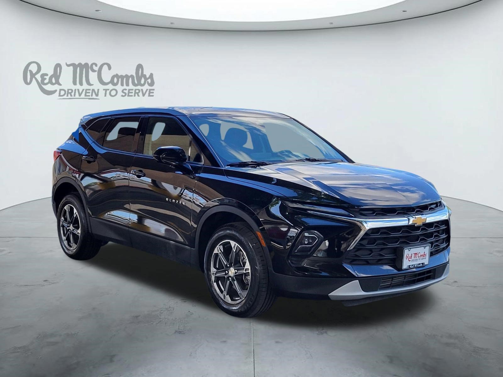 Used 2025 Chevrolet Blazer LT image 1