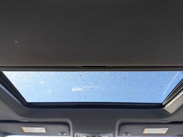 Used 2020 Chevrolet Silverado 1500 High Country w/ Technology Package image 24