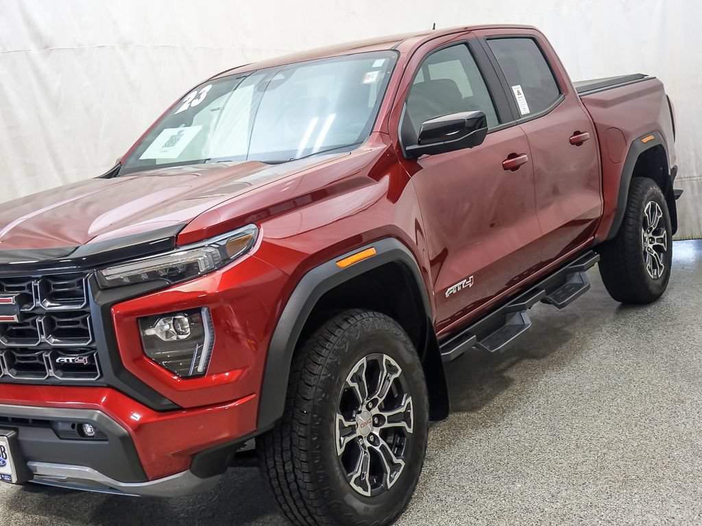 Used 2023 GMC Canyon AT4 w/ AT4 Premium Package AWD/4WD image 4