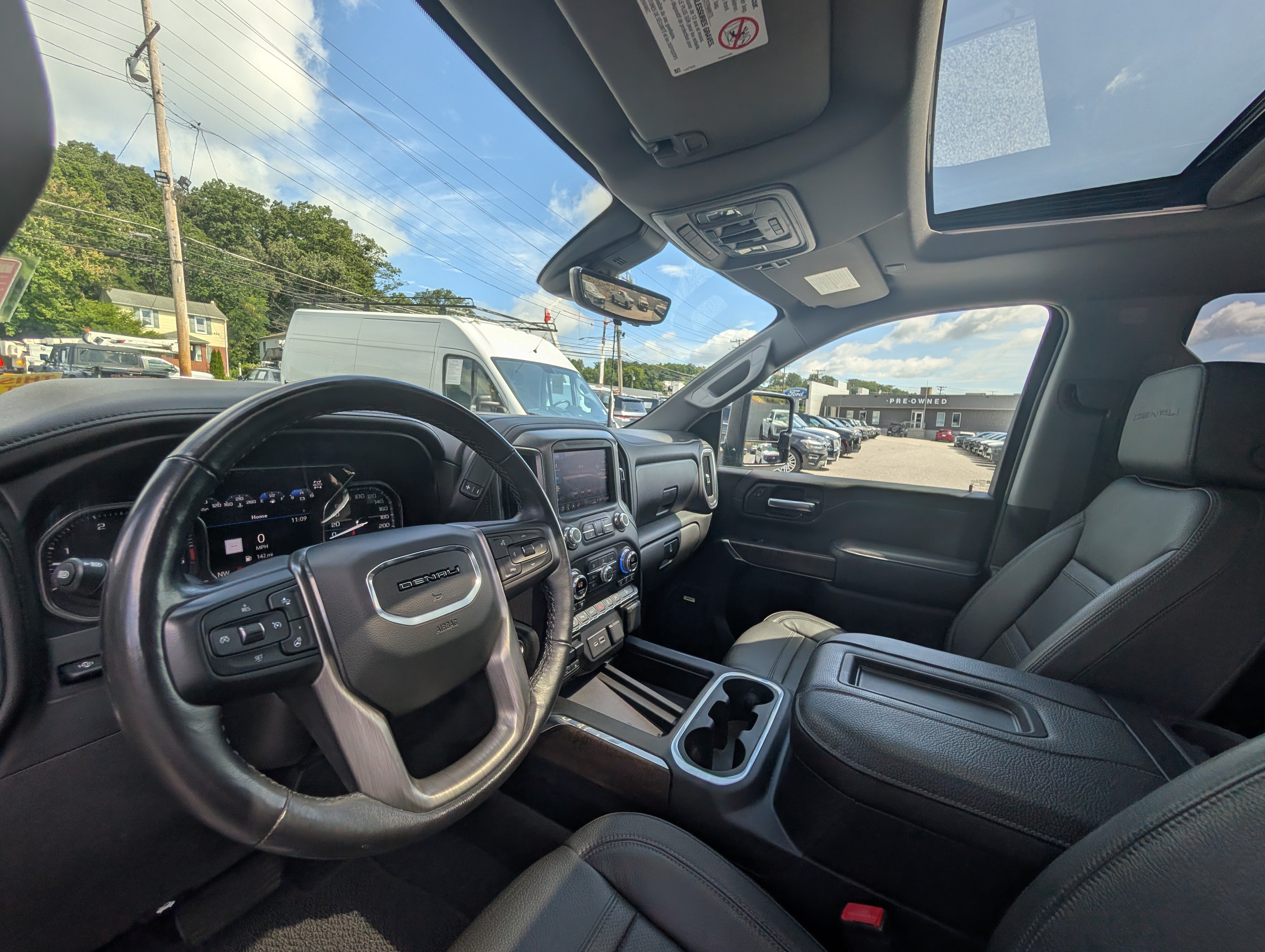 Used 2021 GMC Sierra 2500 Denali w/ Denali Ultimate Package AWD/4WD image 18