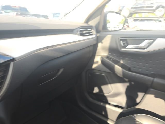 Certified 2020 Ford Escape SEL FWD image 12