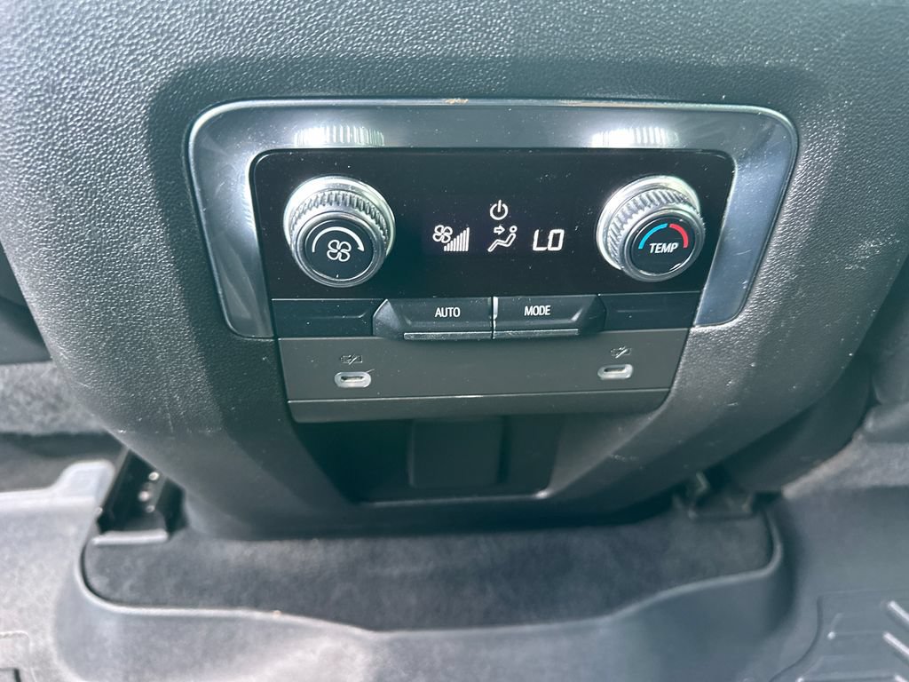 Used 2023 GMC Yukon SLT AWD/4WD image 22