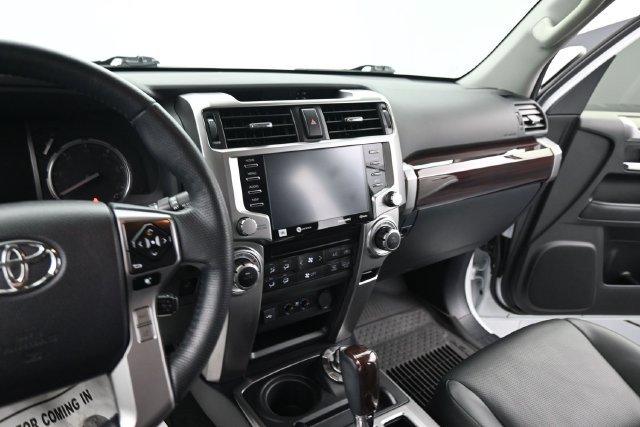 Used 2024 Toyota 4Runner Limited AWD/4WD image 28