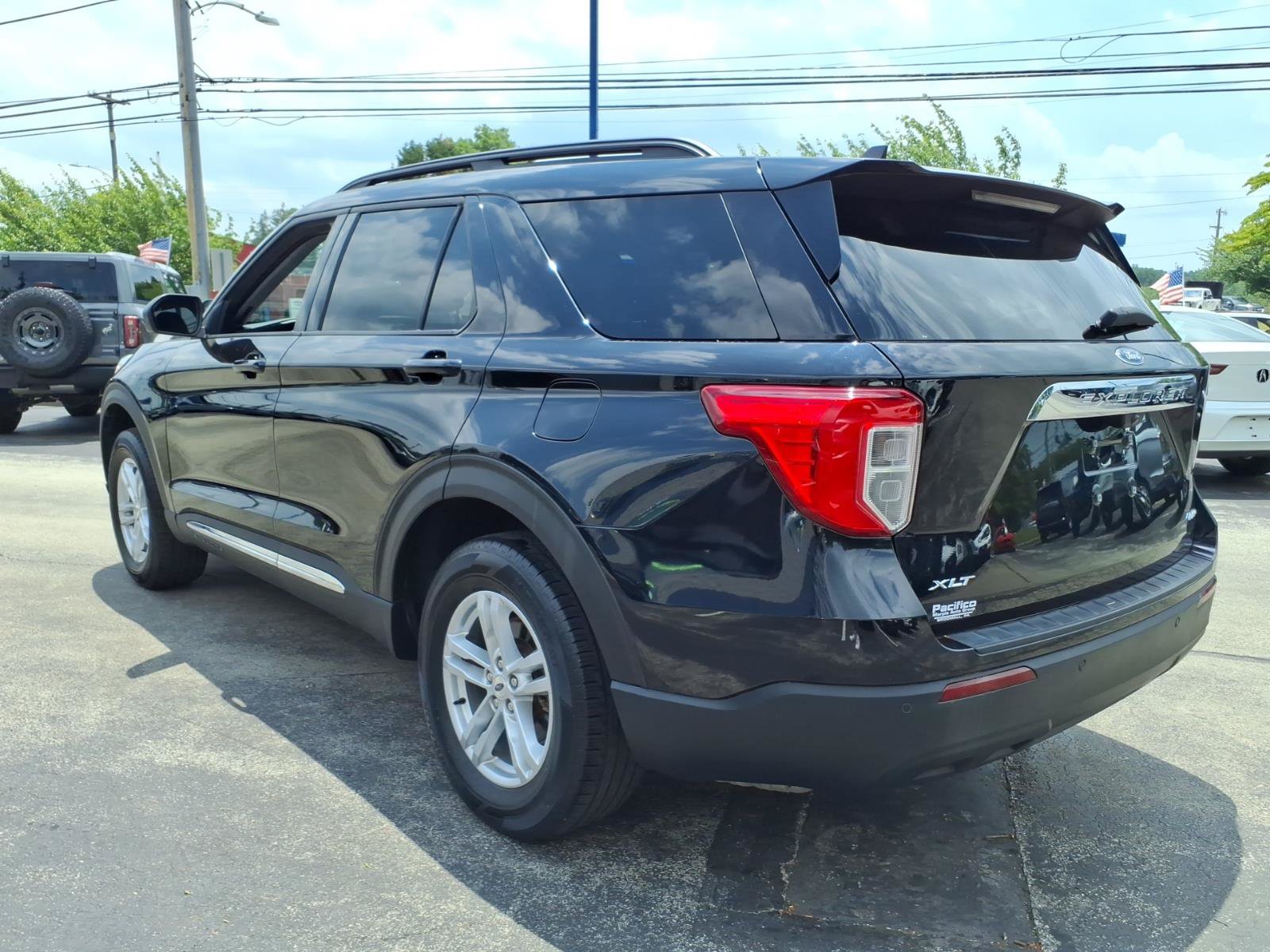 Certified 2023 Ford Explorer XLT AWD/4WD image 6