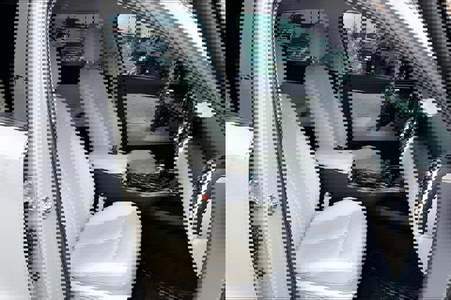 Used 2023 Kia Sorento SX image 11