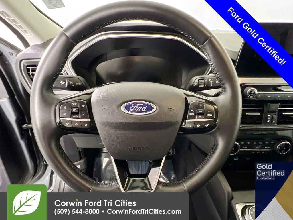 Certified 2022 Ford Escape Titanium w/ Class II Trailer Tow Package image 12