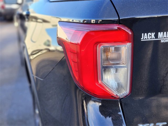 Certified 2022 Ford Explorer XLT w/ Equipment Group 202A image 9