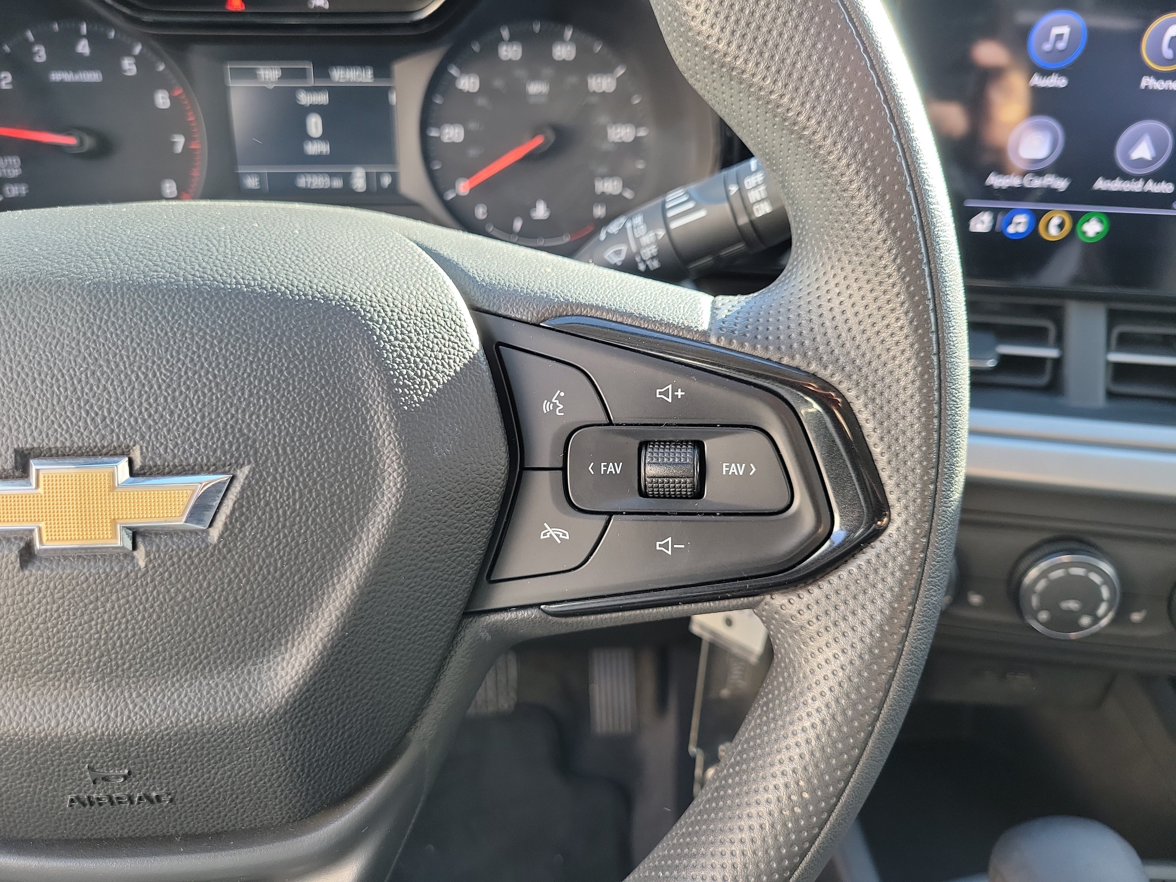 Used 2024 Chevrolet Trax LS w/ LS Convenience Package FWD image 7