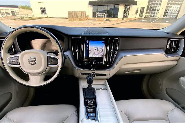 Used 2020 Volvo XC60 T5 Momentum image 16