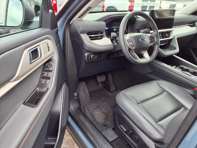 Certified 2025 Ford Explorer Active w/ Active Comfort Package image 6