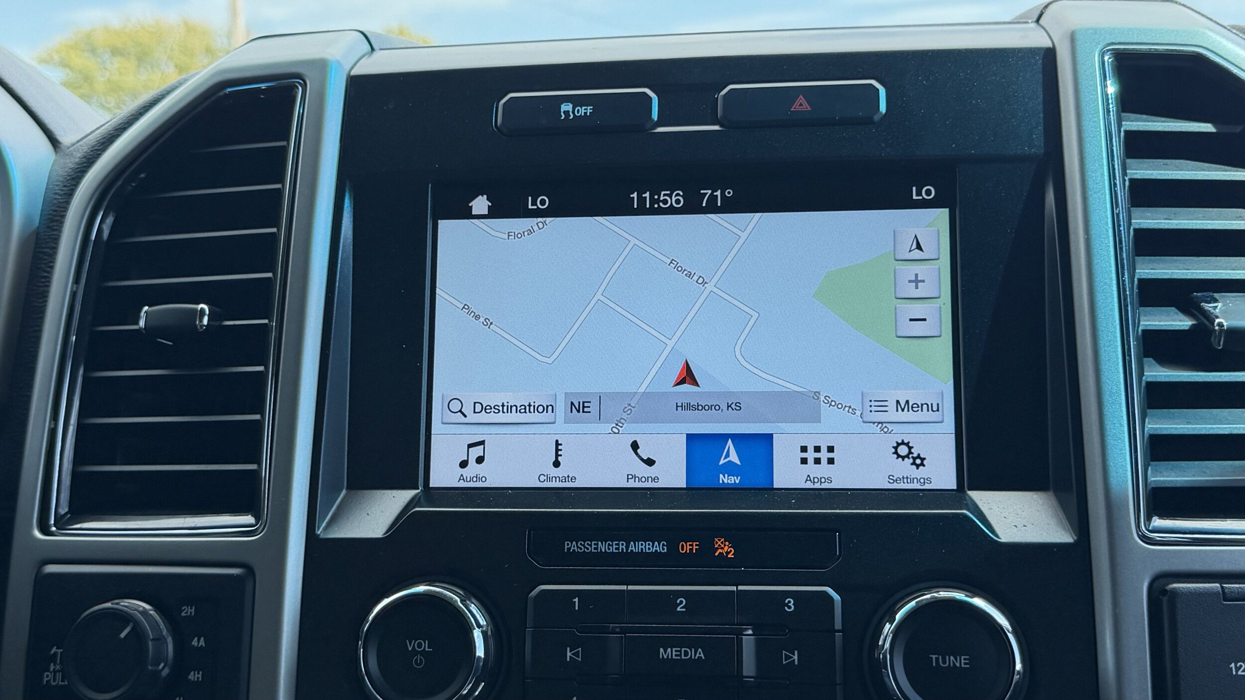 Certified 2017 Ford F150 Lariat AWD/4WD image 39