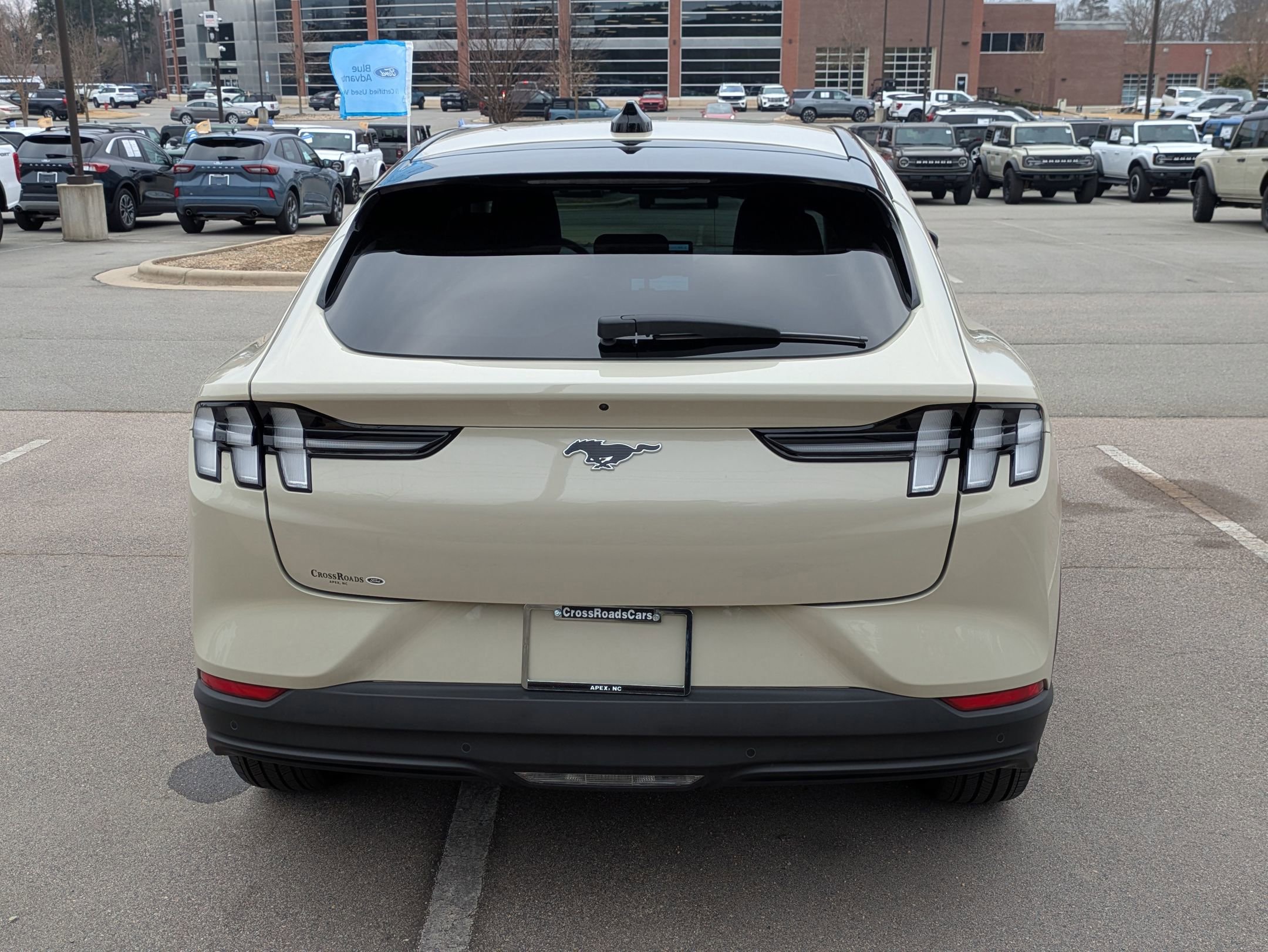 Certified 2025 Ford Mustang Mach-E Select w/ Comfort Package Lite image 5