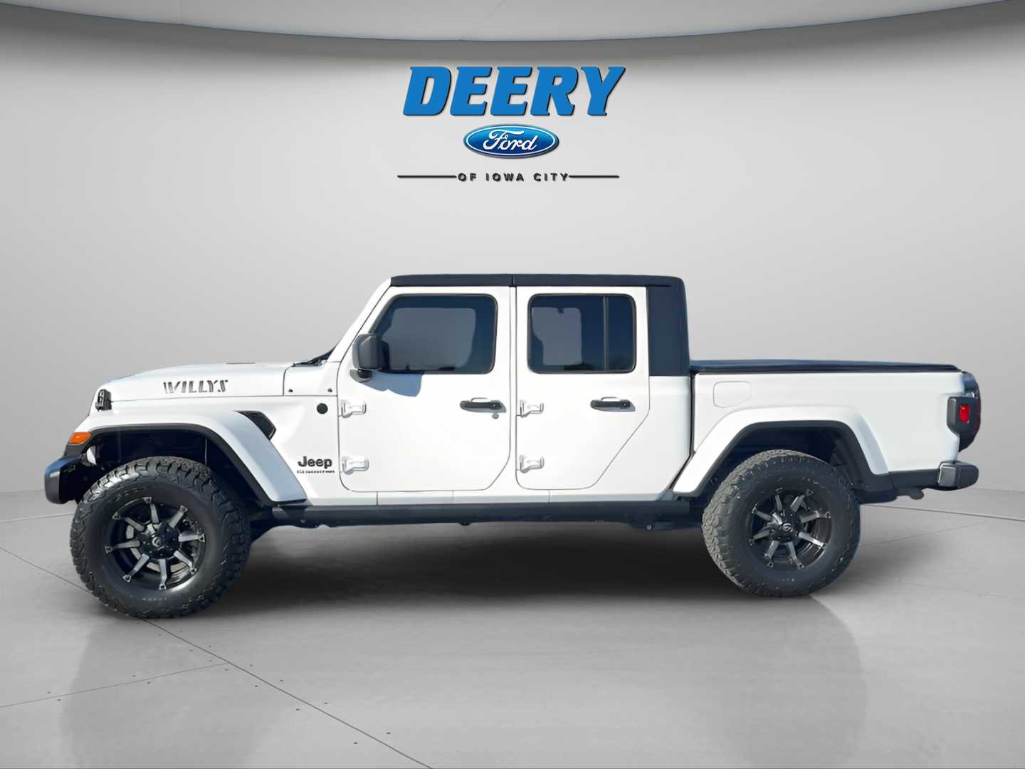 Used 2021 Jeep Gladiator Sport image 2