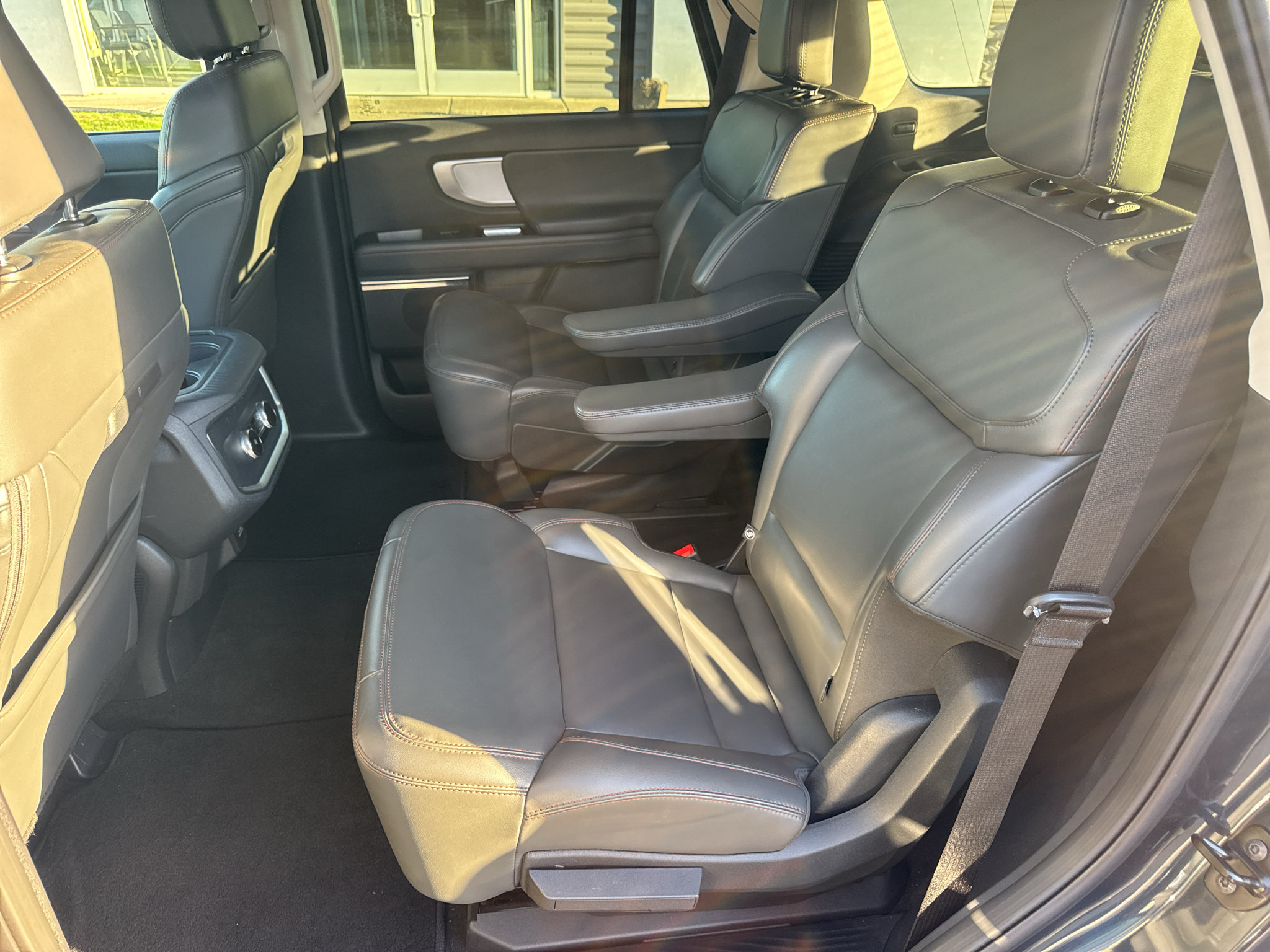Certified 2025 Ford Expedition Active AWD/4WD image 15