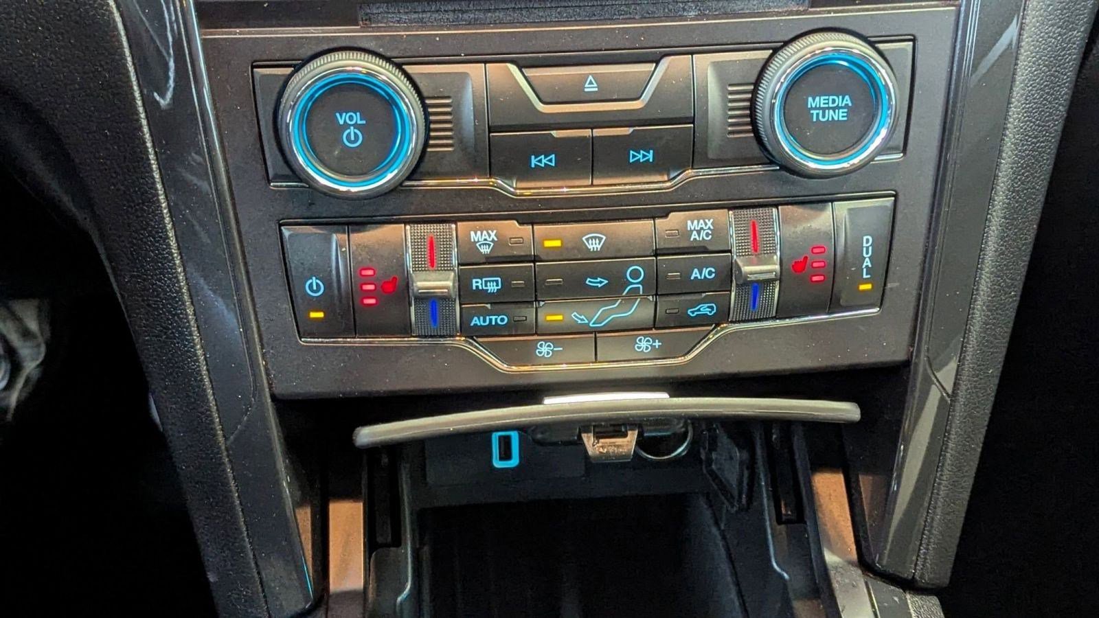 Certified 2017 Ford Explorer XLT w/ Equipment Group 202A image 27