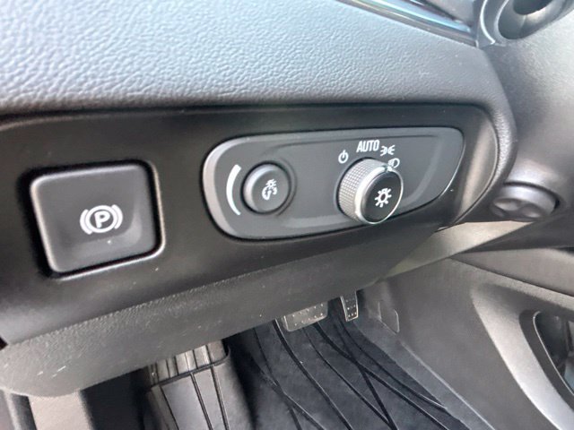 Used 2020 Buick Enclave Avenir w/ Avenir Technology Package AWD/4WD image 10