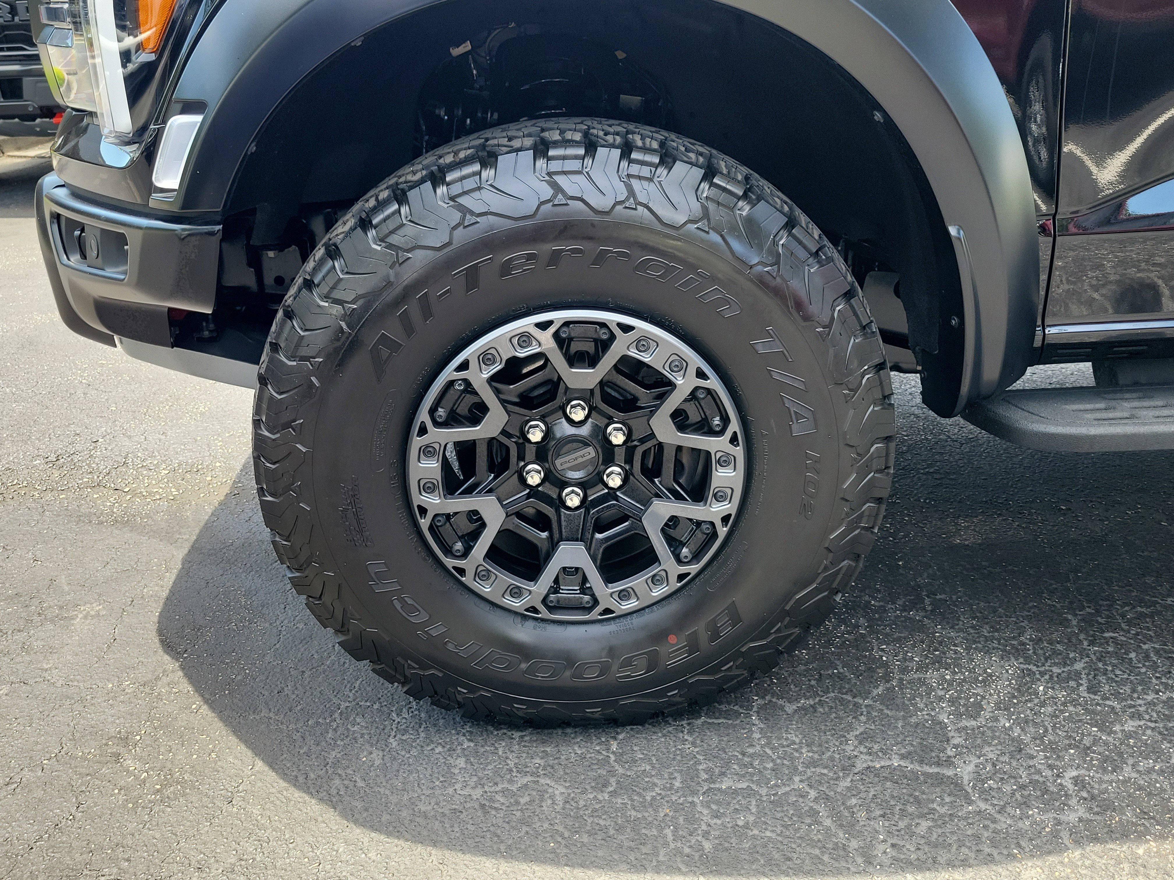 Certified 2025 Ford F150 Raptor w/ Equipment Group 803A Raptor R AWD/4WD image 5