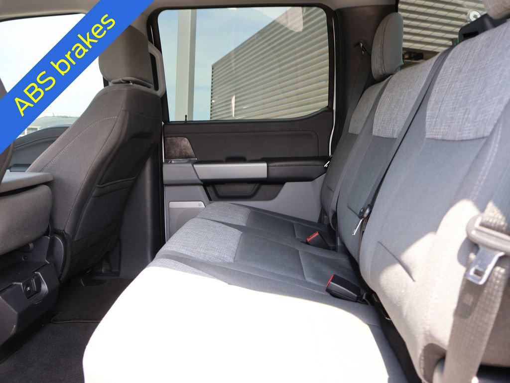 Certified 2025 Ford F250 XLT w/ Black Appearance Package AWD/4WD image 19