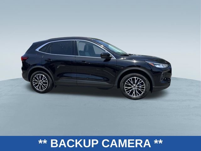 Certified 2025 Ford Escape SE FWD image 3