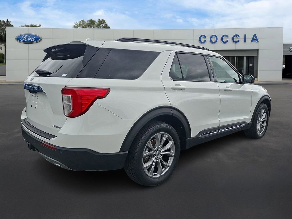 Certified 2023 Ford Explorer XLT w/ Equipment Group 202A AWD/4WD image 4