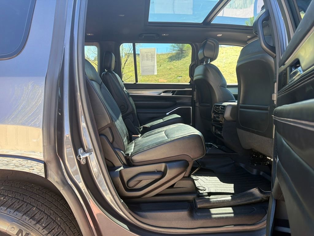 Used 2023 Jeep Wagoneer Series II image 29