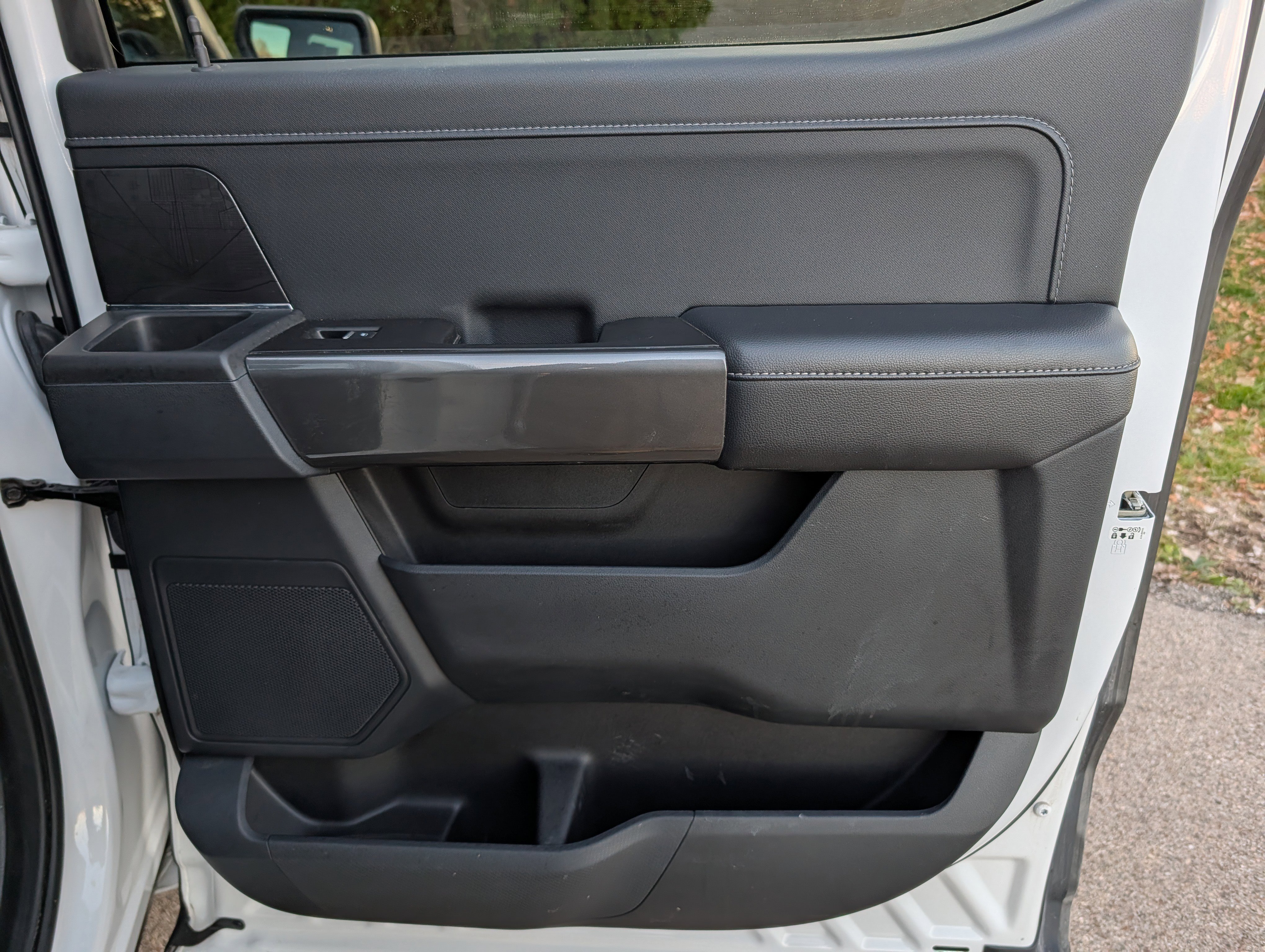 Certified 2022 Ford F150 XLT w/ Equipment Group 302A High image 35