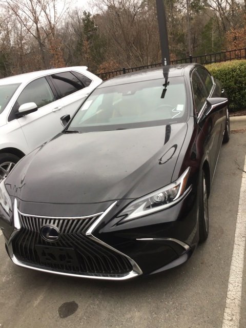 Used 2019 Lexus ES 300h image 2
