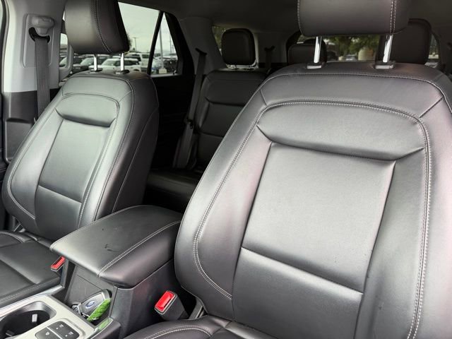 Certified 2022 Ford Explorer XLT w/ Equipment Group 202A RWD image 10