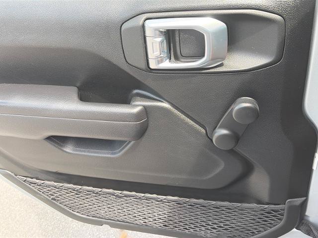 Used 2022 Jeep Wrangler Sport AWD/4WD image 18