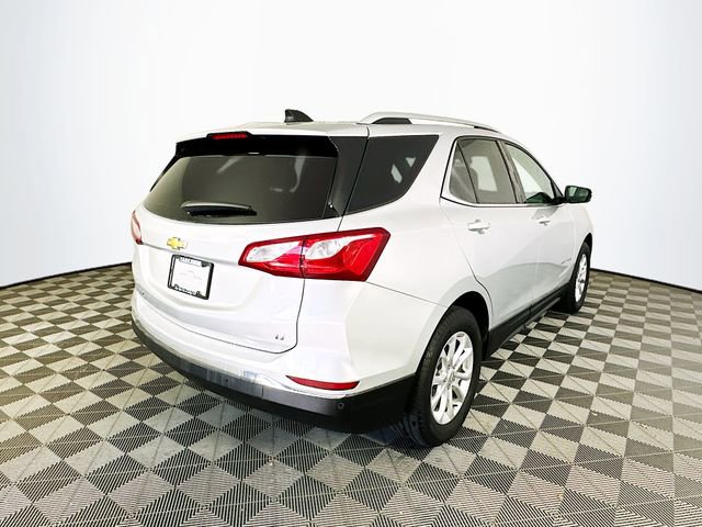 Used 2018 Chevrolet Equinox LT w/ Sun & Infotainment Package FWD image 12