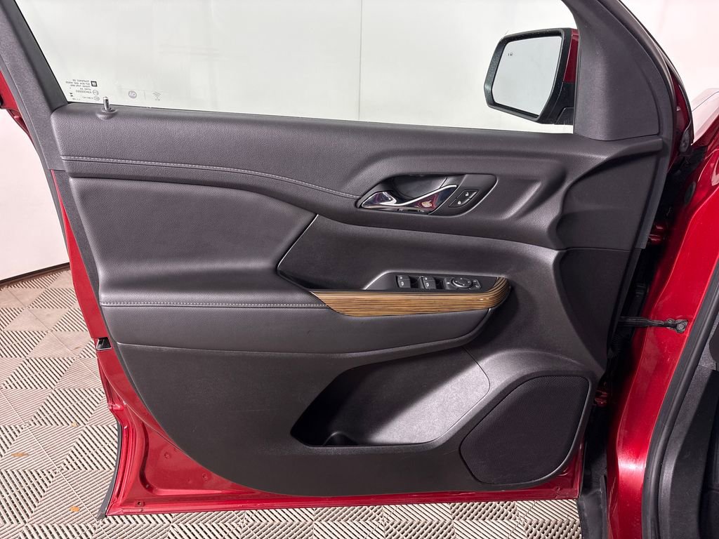 Used 2023 GMC Acadia SLE FWD image 22