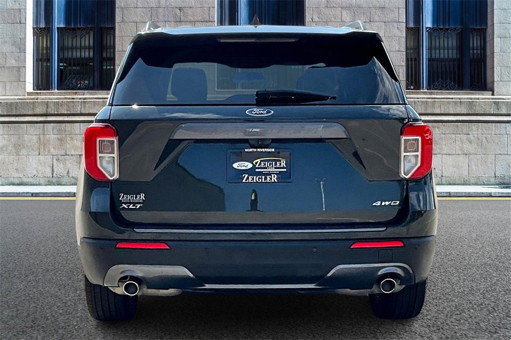 Certified 2022 Ford Explorer XLT w/ Equipment Group 202A image 4