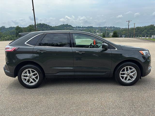 Certified 2024 Ford Edge SEL w/ Convenience Package AWD/4WD image 5