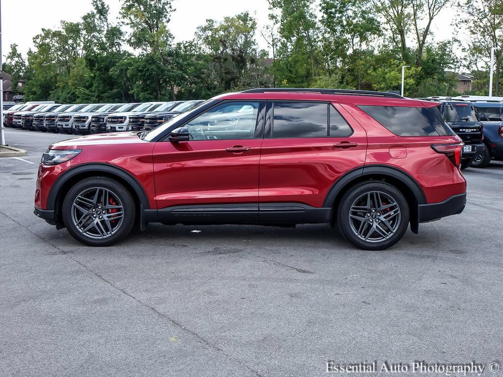 Certified 2025 Ford Explorer ST AWD/4WD image 4