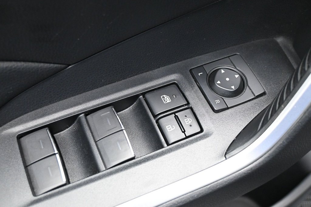 Used 2022 Toyota RAV4 XLE AWD/4WD image 13