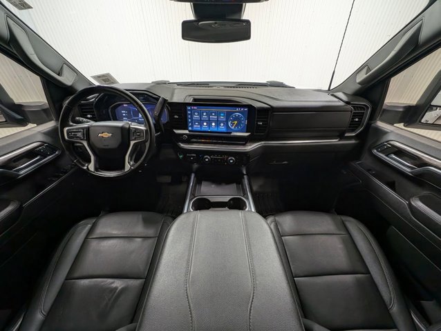 Used 2024 Chevrolet Silverado 2500 LTZ w/ LTZ Convenience Package image 6