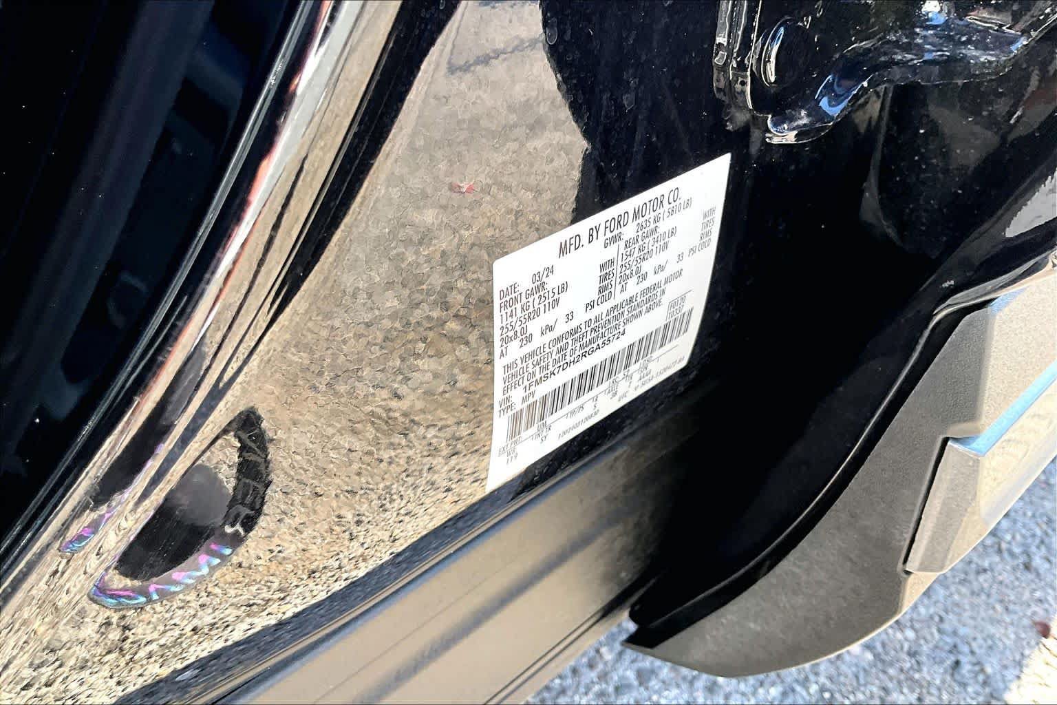 Certified 2024 Ford Explorer XLT RWD image 36