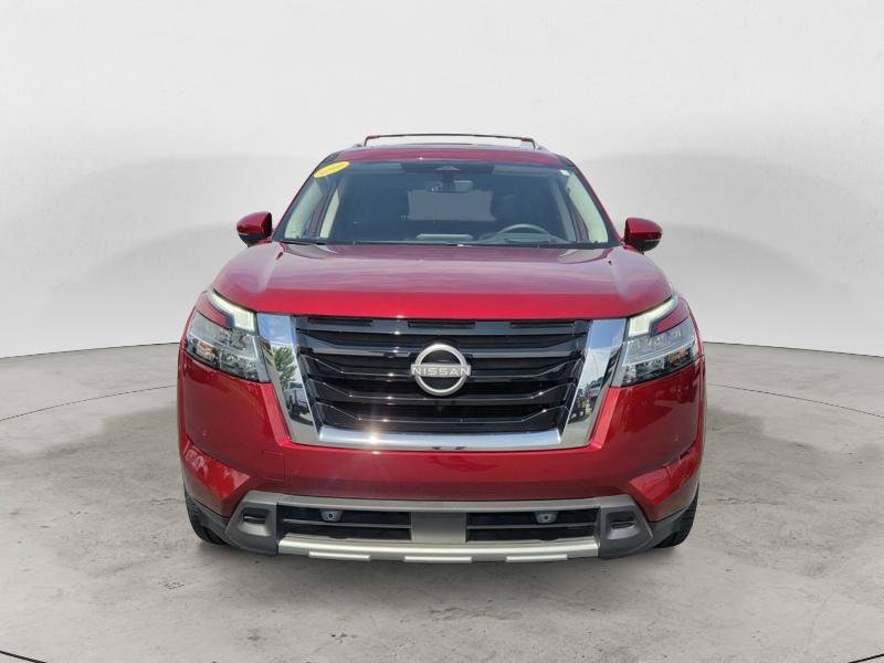 Used 2024 Nissan Pathfinder Platinum FWD image 5