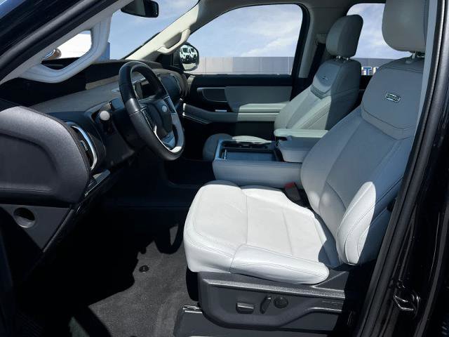Certified 2025 Ford Expedition Platinum w/ Driver's Package AWD/4WD image 10