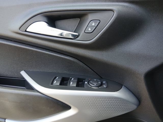Used 2025 Chevrolet Trax LS w/ LS Convenience Package FWD image 17