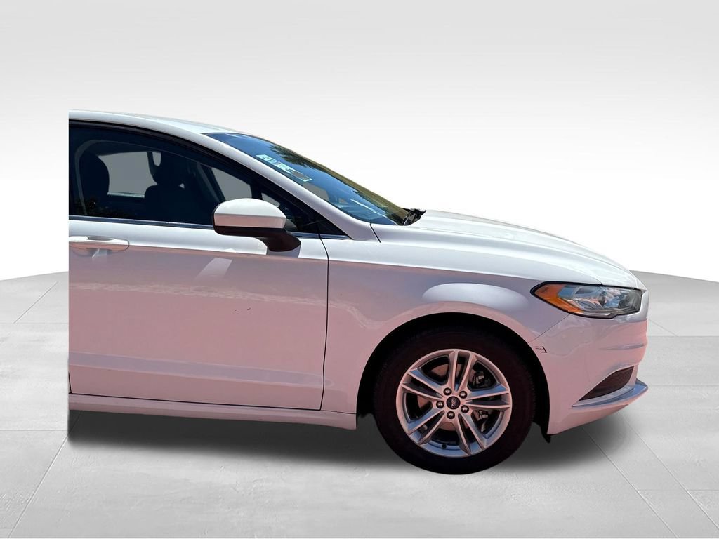 Certified 2018 Ford Fusion SE w/ Fusion SE Technology Package FWD image 34