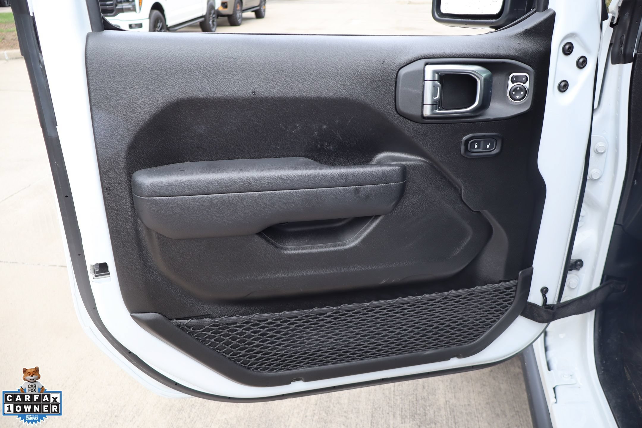 Used 2025 Jeep Gladiator Rubicon w/ Steel Bumper Group AWD/4WD image 12