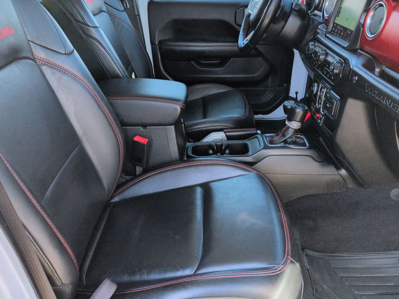 Used 2021 Jeep Wrangler Unlimited Rubicon w/ Uconnect 4C Nav & Sound Group image 27