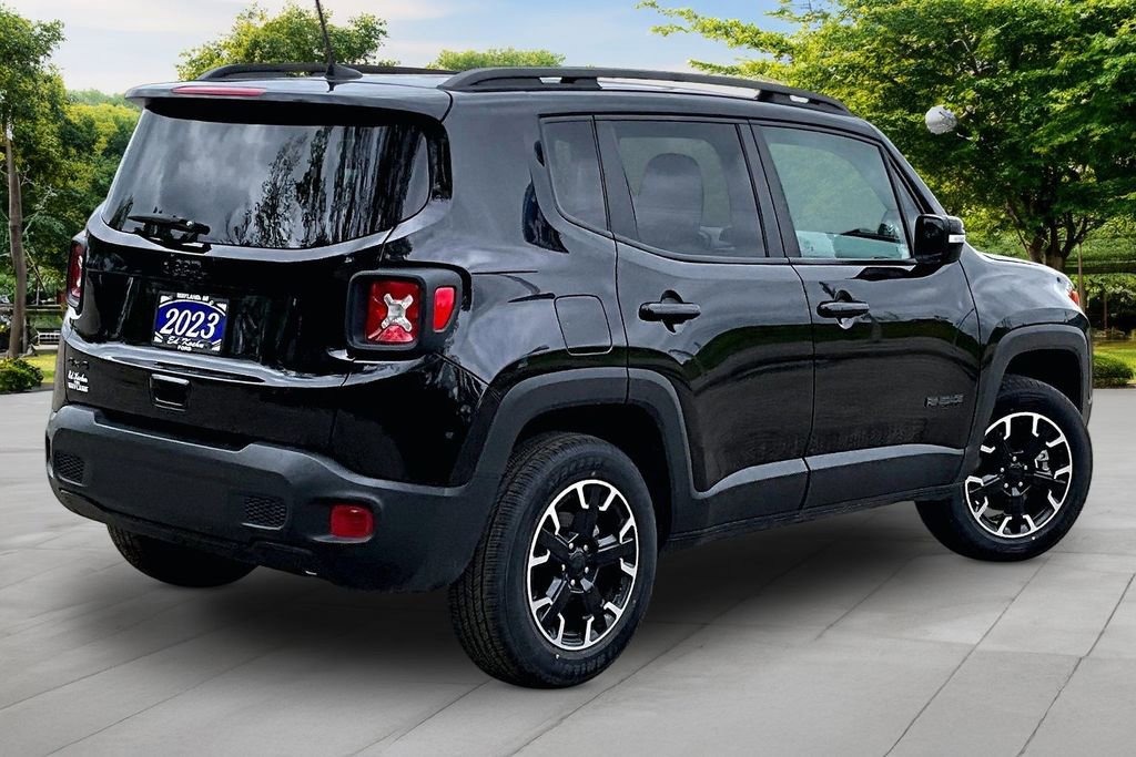 Used 2023 Jeep Renegade Latitude AWD/4WD image 12